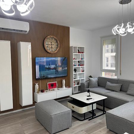 Bratti'S Apartment Near Tirana Center And Mother Teresa Airport المظهر الخارجي الصورة